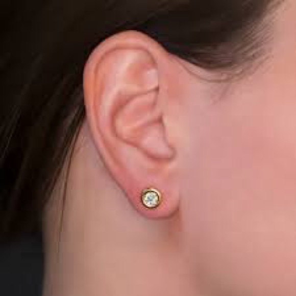 2 ct Round Brilliant Cut Diamond Bezel Set Solitaire Stud Earrings - Picture 4 of 16